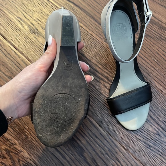 Tory Burch wedge sandals - Picture 3 of 4